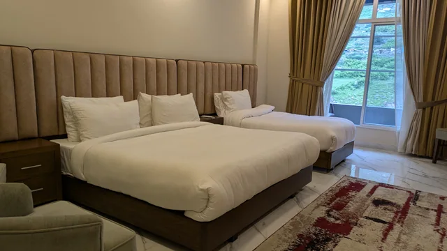 Deluxe Family Room — Riverside — photo 2