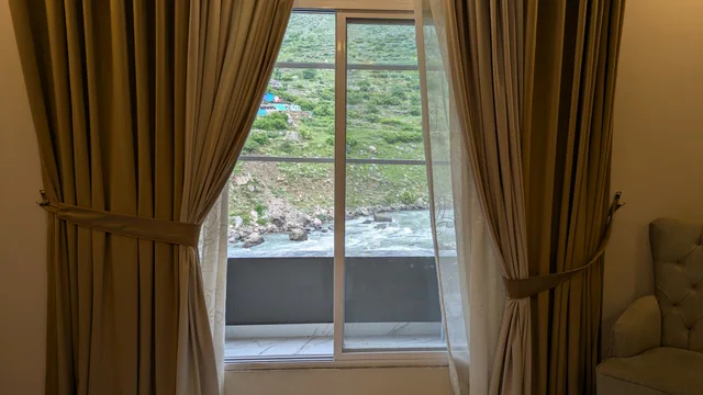 Deluxe Family Room — Riverside — photo 5