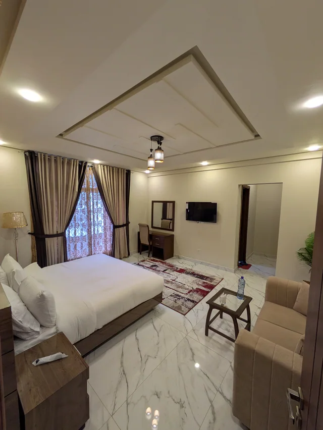 Executive Suite — photo 3